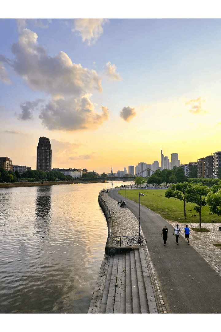 River Main with a view of Frankfurt Skyline in the background.